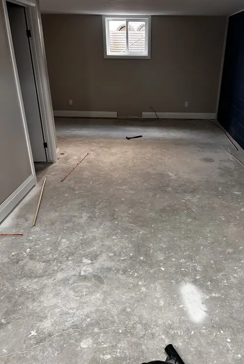 Finished plush carpet installed in basement in London, Ontario after professional installation